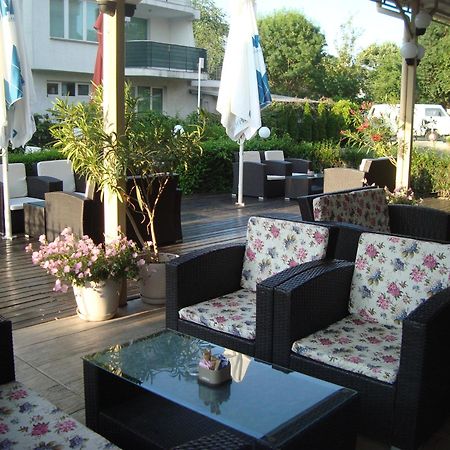Hotel Astra Ravda Exterior foto