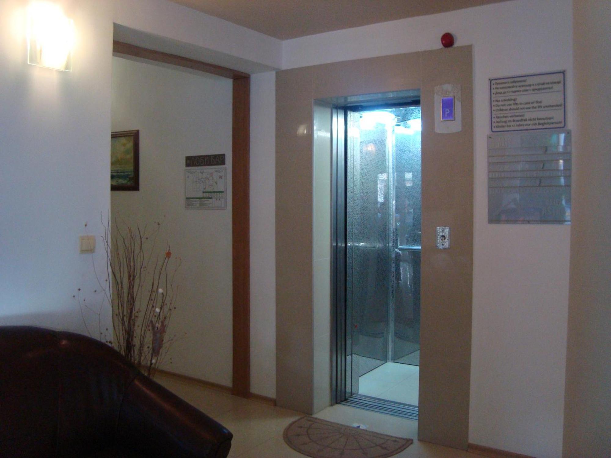 Hotel Astra Ravda Exterior foto
