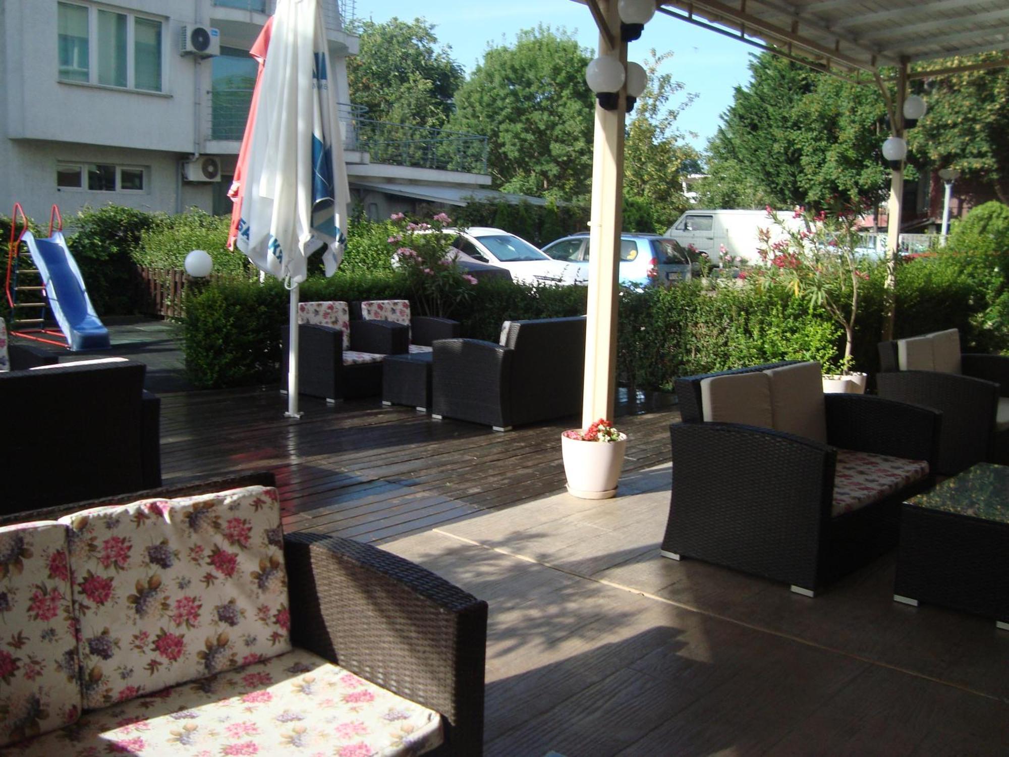 Hotel Astra Ravda Exterior foto