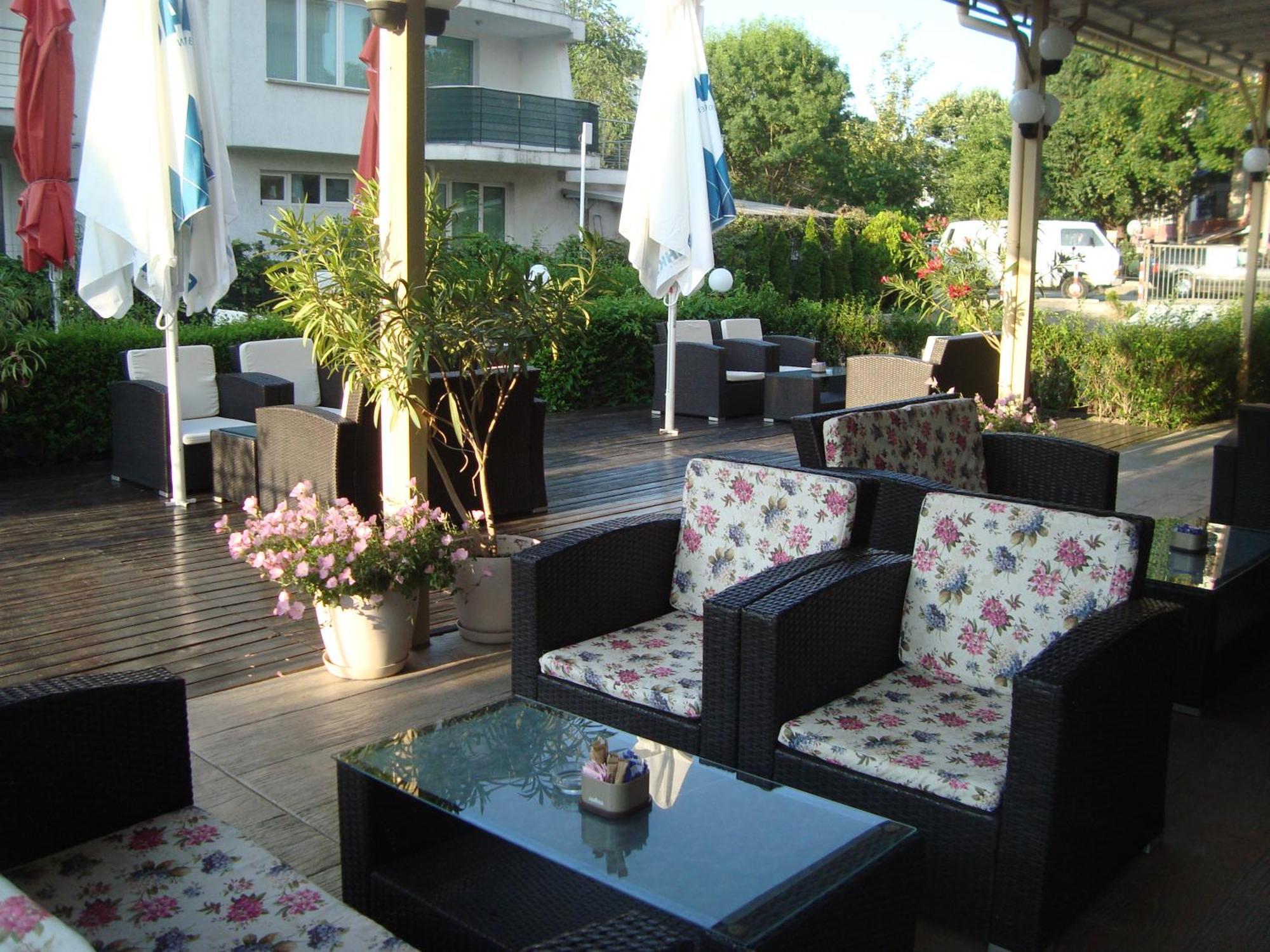 Hotel Astra Ravda Exterior foto